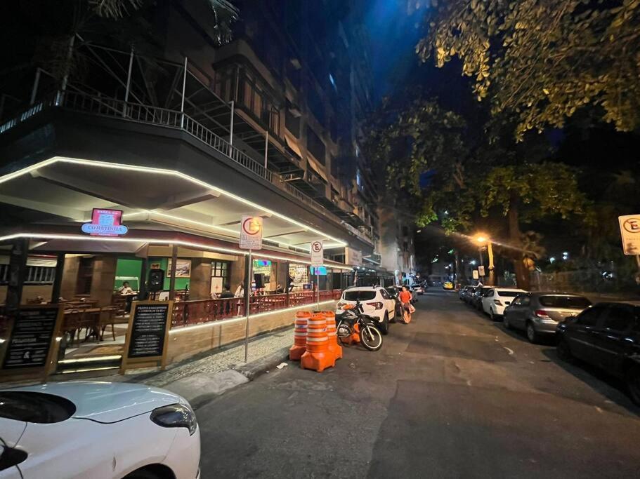 Apartamento, E Streaming - 100m Da Orla De Copacabana Apartamento Rio de Janeiro
